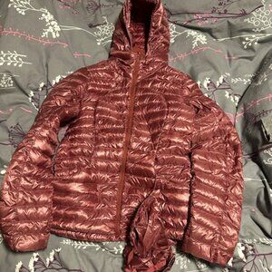 Lululemon Pack it down jacket size 4